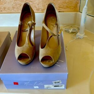 Platform shoes